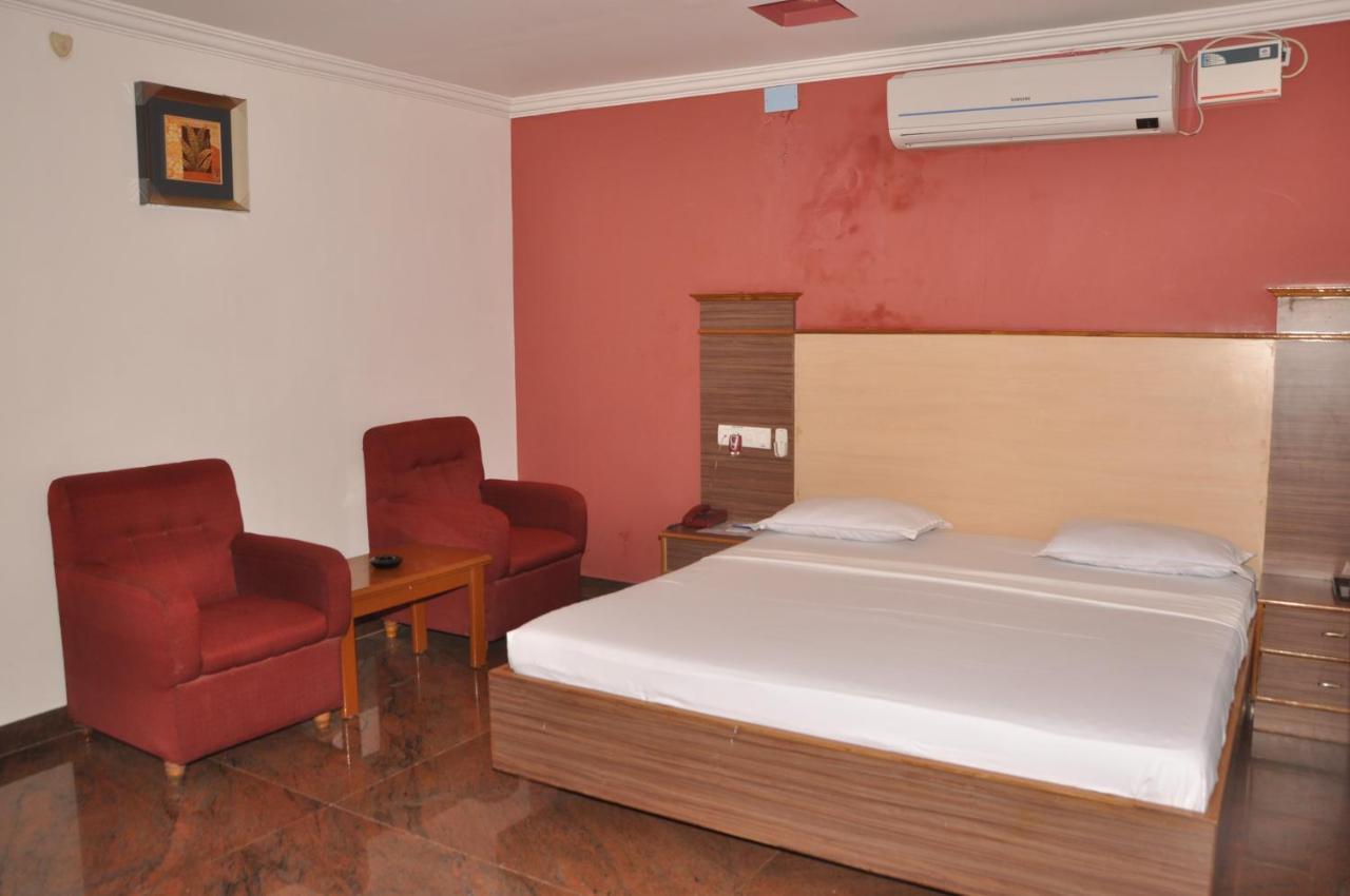 Hotel Pams Mayiladuthurai Εξωτερικό φωτογραφία